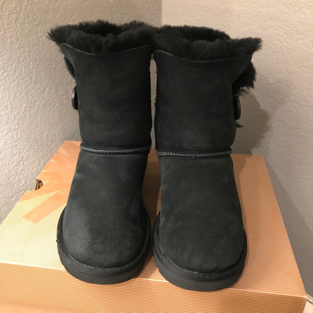 Bailey Button Ugg - image 6